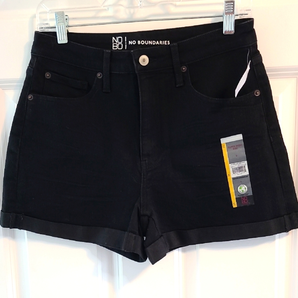NWT No Boundaries High-rise Curvy Mom Black Stretch Jean Shorts Sz 11 (6-8)